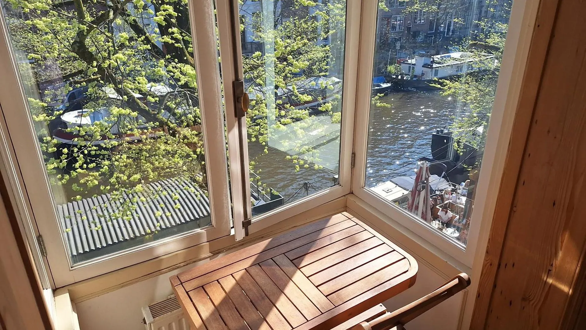 A B&B Amsterdam Bed & Breakfast