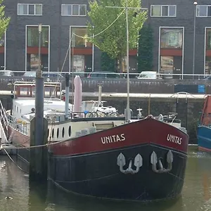 Bateau-hôtel Unitas