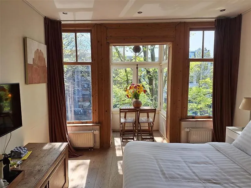 A B&B Ámsterdam 2*,  Países Bajos