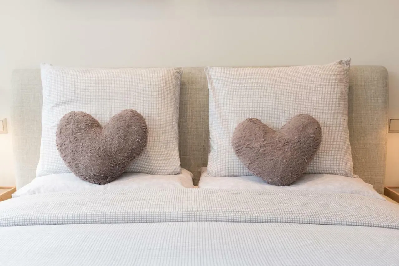 A B&B Amsterdam 2*,